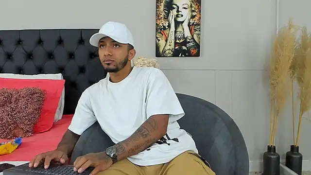 Snapshot of Robin_Rief chatting on 23, 3, 2025 Robin Rief online show from 23, 3, 2025