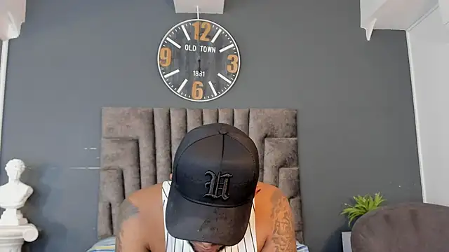 Snapshot of Robin_Rief chatting on 2, 7, 2026 Robin Rief online show from 2, 7, 2026