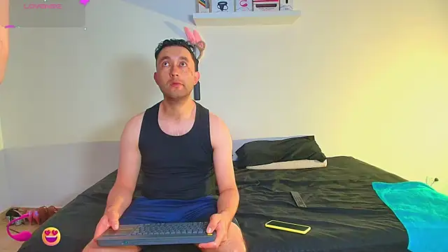JeremmyAndStacy online show from 28, 7, 2026