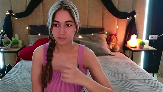 Teresa Stane online show from 4, 3, 2025