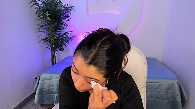 Ariana Pierce online show from 20, 12, 2025