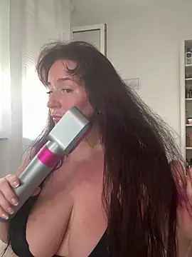 Snapshot of Engel_mia chatting on 25, 6, 2026 Engel mia online show from 25, 6, 2026