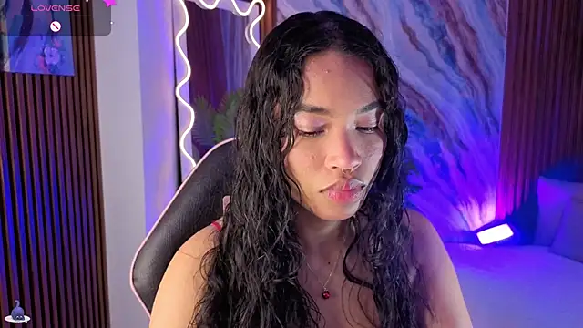 penelope tay1 online show from 7, 5, 2026