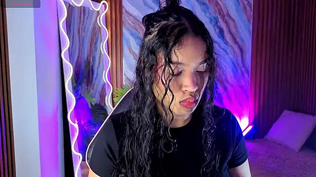 penelope tay1 online show from 8, 6, 2026