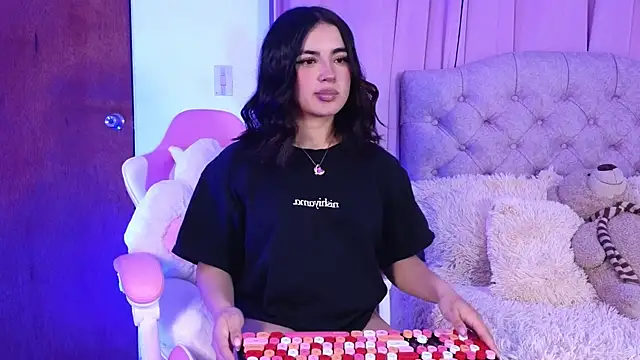 Emily-14 online show from 17, 12, 2024