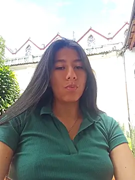 CarlaAlvez online show from 27, 4, 2026