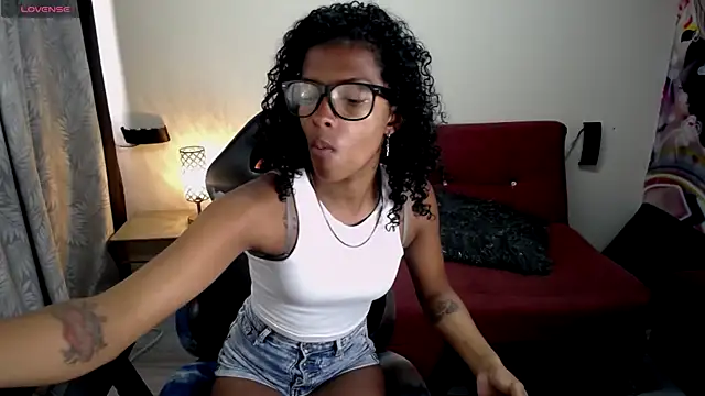 Snapshot of cloe_cooper_ chatting on 19, 9, 2025 cloe cooper online show from 19, 9, 2025