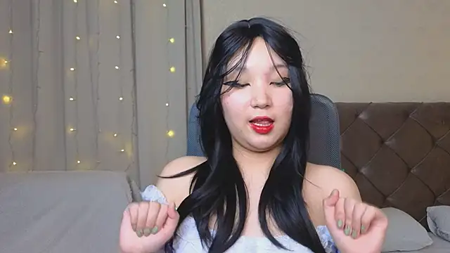 Milla Aheo online show from 2, 2, 2025