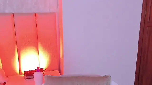 Michell Wallker online show from 20, 2, 2025