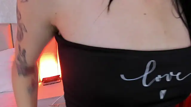 Michell Wallker online show from 26, 2, 2025