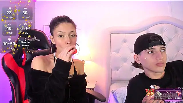 Snapshot of sett_and_gwen chatting on 30, 12, 2024 sett and gwen online show from 30, 12, 2024