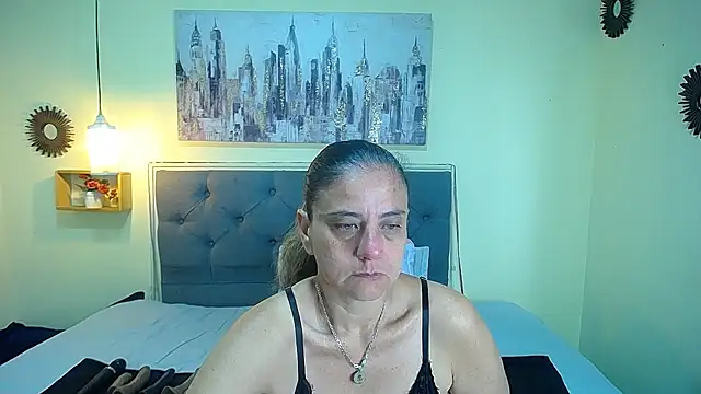 Snapshot of sasi_luna chatting on 4, 8, 2026 sasi luna online show from 4, 8, 2026