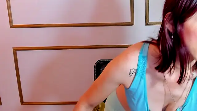 Snapshot of aitana_ag chatting on 16, 9, 2025 aitana ag online show from 16, 9, 2025