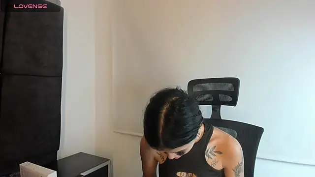 Cassie howard  online show from 14, 1, 2025