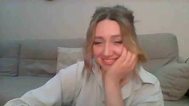 Snapshot of VickyLove047 chatting on 3, 2, 2025 VickyLove047 online show from 3, 2, 2025