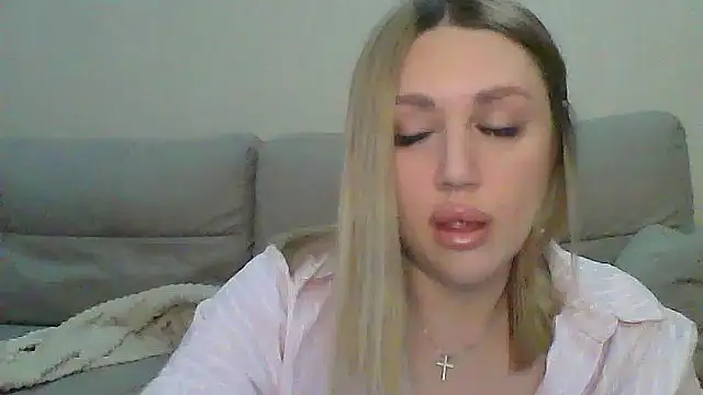 Snapshot of VickyLove047 chatting on 15, 9, 2025 VickyLove047 online show from 15, 9, 2025