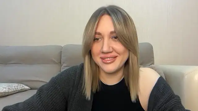 Snapshot of VickyLove047 chatting on 14, 12, 2025 VickyLove047 online show from 14, 12, 2025