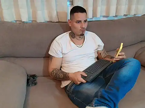 Snapshot of Geishastudios chatting on 21, 11, 2025 Geishastudios online show from 21, 11, 2025