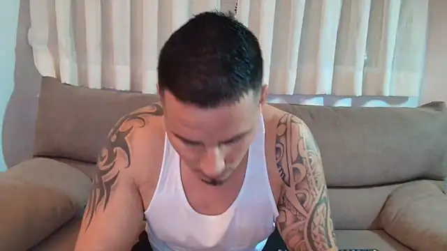 Snapshot of Geishastudios chatting on 14, 12, 2025 Geishastudios online show from 14, 12, 2025