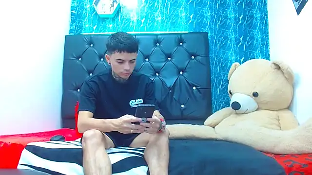 Snapshot of exotic_hot_couple chatting on 30, 1, 2025 exotic hot couple online show from 30, 1, 2025