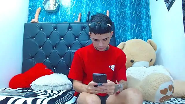 Snapshot of exotic_hot_couple chatting on 7, 3, 2025 exotic hot couple online show from 7, 3, 2025