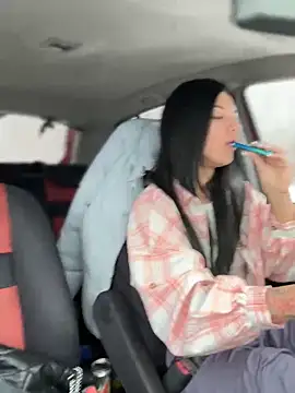 JulliaVegas online show from 5, 3, 2025