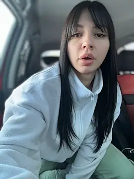 JulliaVegas online show from 4, 3, 2026