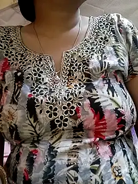 Snapshot of sunita-doll chatting on 3, 10, 2025 sunita-doll online show from 3, 10, 2025