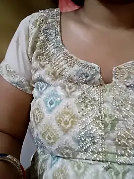 Snapshot of sunita-doll chatting on 9, 3, 2026 sunita-doll online show from 9, 3, 2026