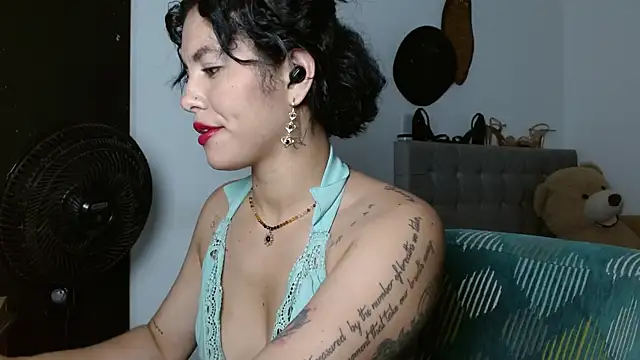 Sexy Lia  online show from 15, 4, 2026