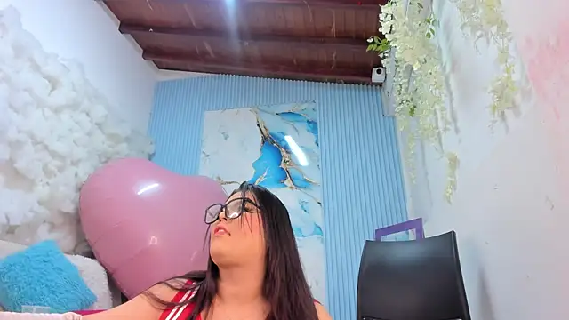 Danniela18  online show from 15, 5, 2026