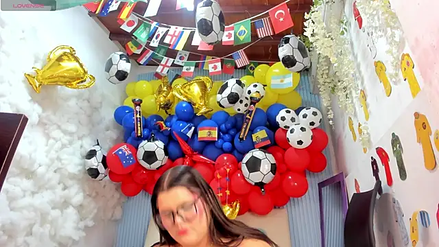 Danniela18  online show from 13, 7, 2026