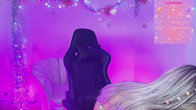 Snapshot of EmmaJhonnsson chatting on 26, 12, 2024 EmmaJhonnsson online show from 26, 12, 2024