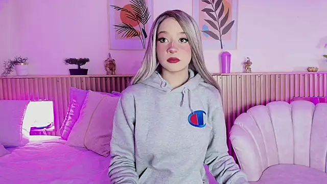 Snapshot of EmmaJhonnsson chatting on 8, 2, 2025 EmmaJhonnsson online show from 8, 2, 2025