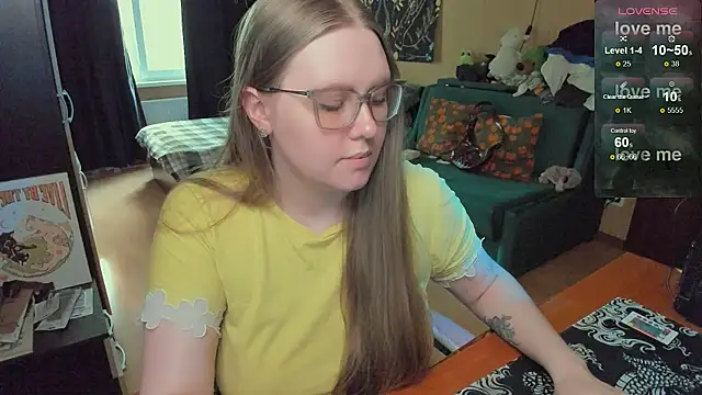 Alice Dreamgirl  online show from 11, 5, 2026