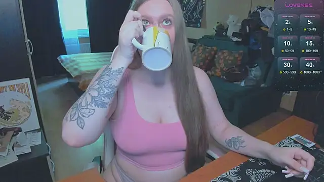 Alice Dreamgirl  online show from 7, 6, 2026