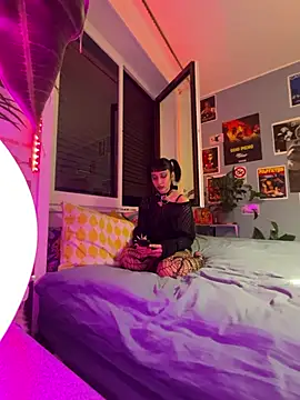 littlewitchxoxo online show from 16, 12, 2024