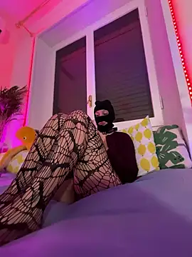 littlewitchxoxo online show from 17, 12, 2024