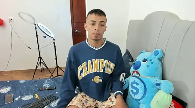 Snapshot of twink_latino5 chatting on 22, 12, 2024 twink latino5 online show from 22, 12, 2024