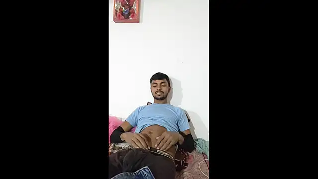 Snapshot of Suraj223kumar chatting on 21, 12, 2025 Suraj223kumar online show from 21, 12, 2025