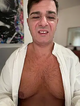 Snapshot of SecretlyDD chatting on 22, 4, 2026 SecretlyDD online show from 22, 4, 2026