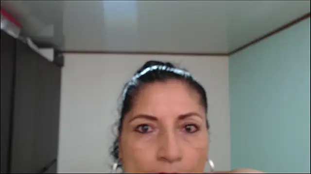 arianna ros3 online show from 2, 10, 2025