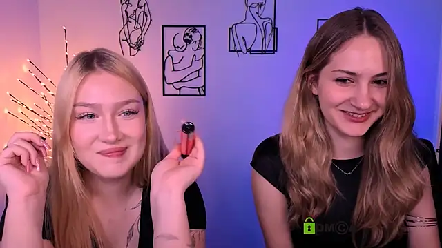 Snapshot of playful_sophie chatting on 5, 7, 2026 playful sophie online show from 5, 7, 2026
