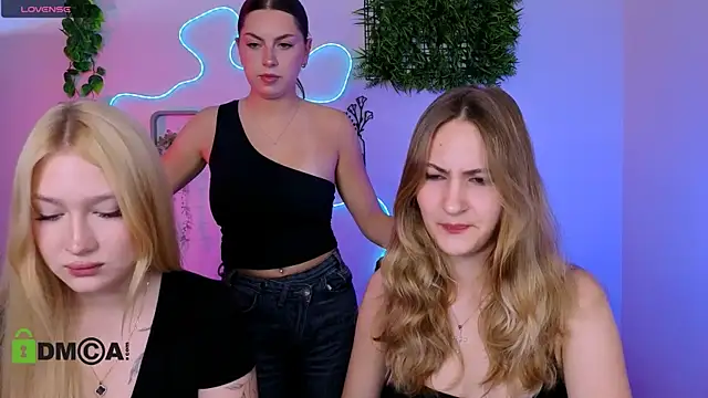 Snapshot of playful_sophie chatting on 29, 7, 2026 playful sophie online show from 29, 7, 2026
