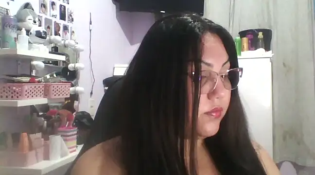 Paolaa hoot online show from 14, 2, 2025