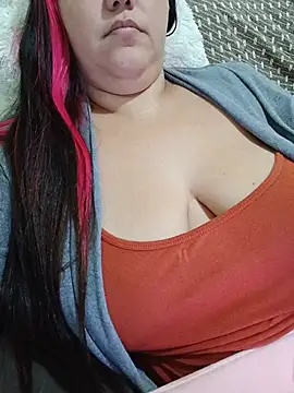 Paolaa hoot online show from 5, 7, 2026