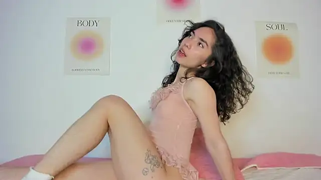 Ana is from Heaven online show from 8, 10, 2025