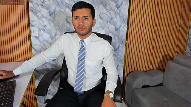 Snapshot of Hideintheoffice chatting on 17, 9, 2025 Hideintheoffice online show from 17, 9, 2025