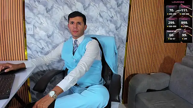 Snapshot of Hideintheoffice chatting on 19, 9, 2025 Hideintheoffice online show from 19, 9, 2025