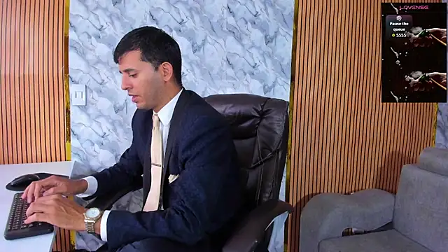 Snapshot of Hideintheoffice chatting on 20, 9, 2025 Hideintheoffice online show from 20, 9, 2025